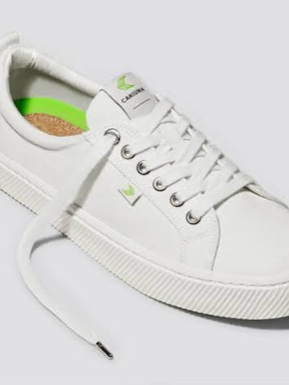 Cariuma Oca Low Off-White Canvas Sneakers